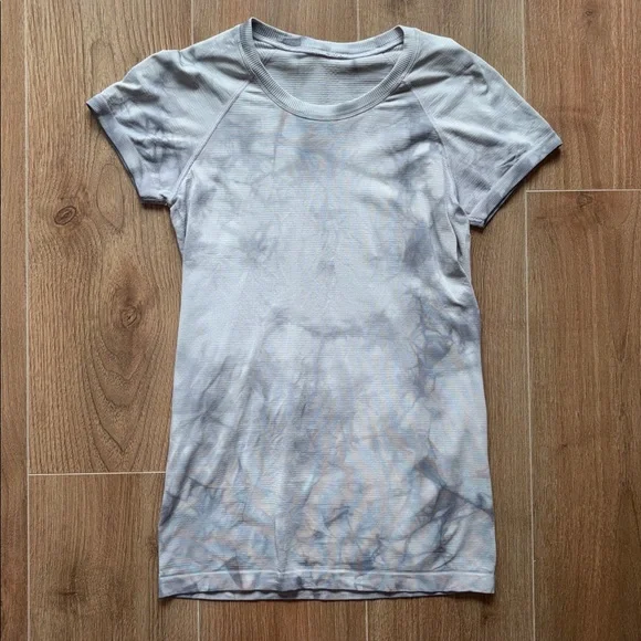 Lululemon • Gray Tye-Dye Style Swiftly Tech Shirt - Picture 1 of 4